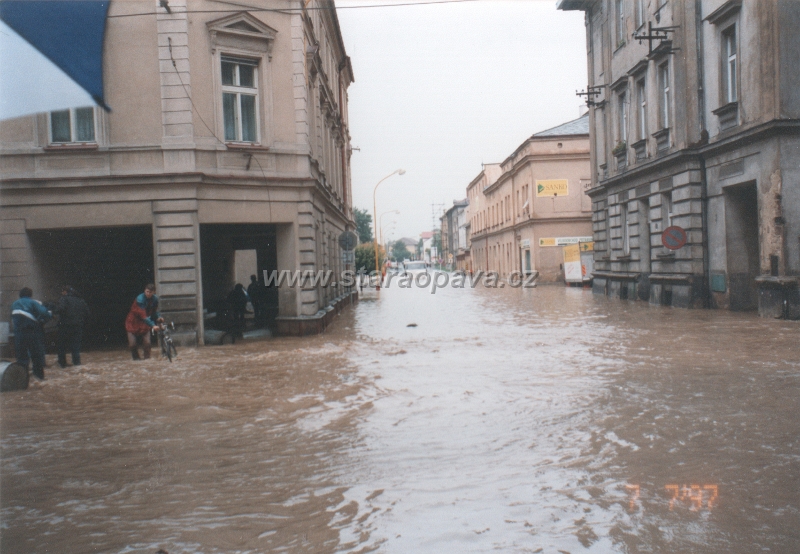 1997 (57).jpg - Křižovatka ulice Nákladní a Pekařská